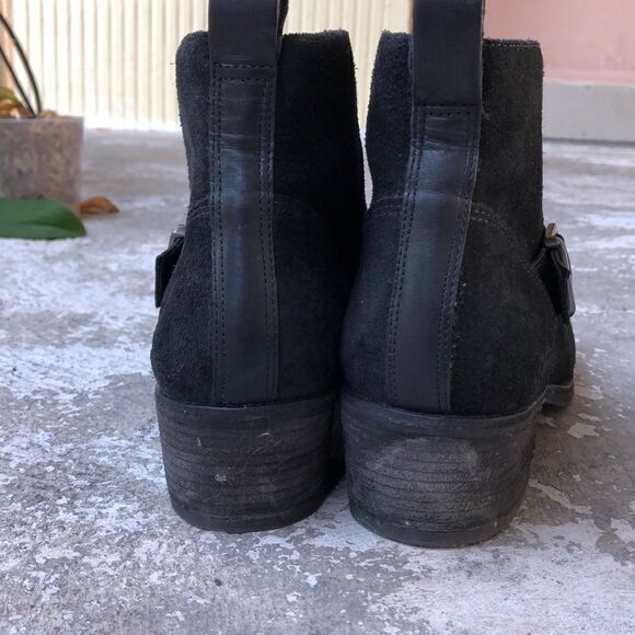 Ugg Ankle Boots   - Picture 3 of 6